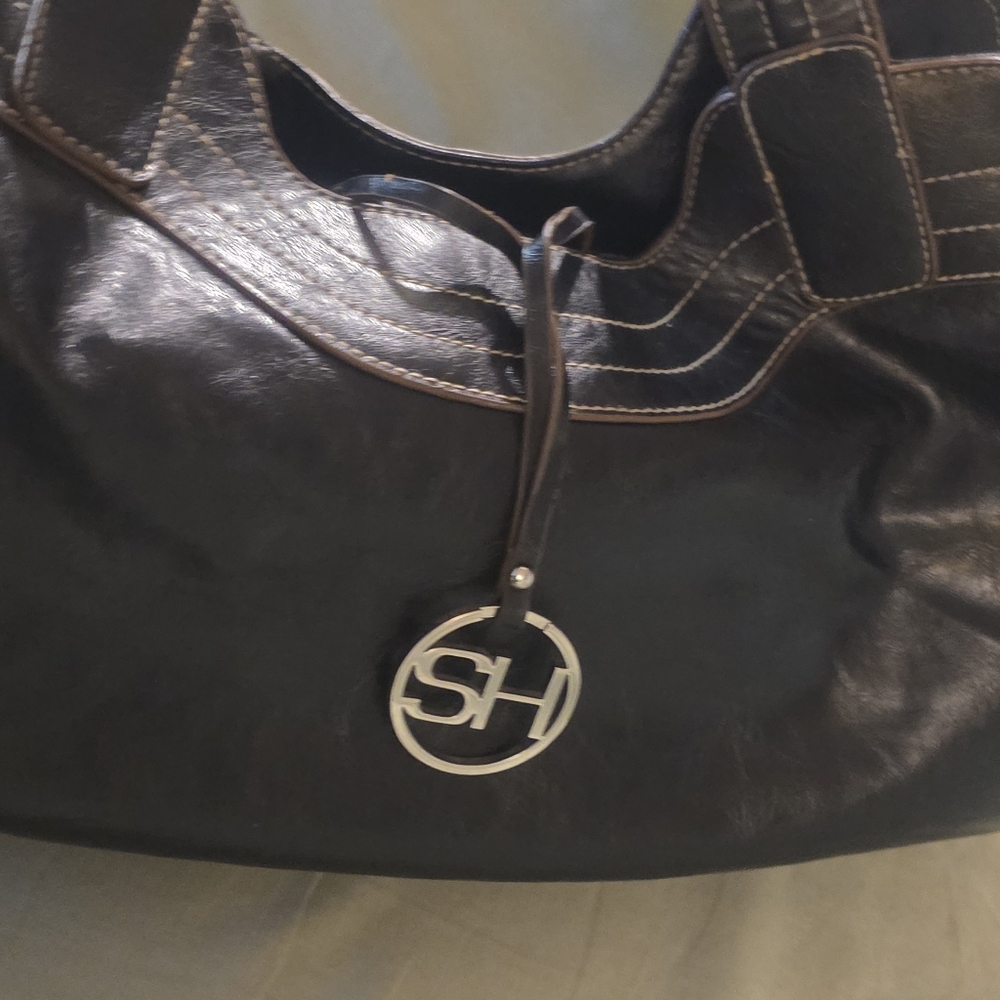 Sag Harbor Handbag W/ Black & Gray Patterned. Pre-owned Great Condition!